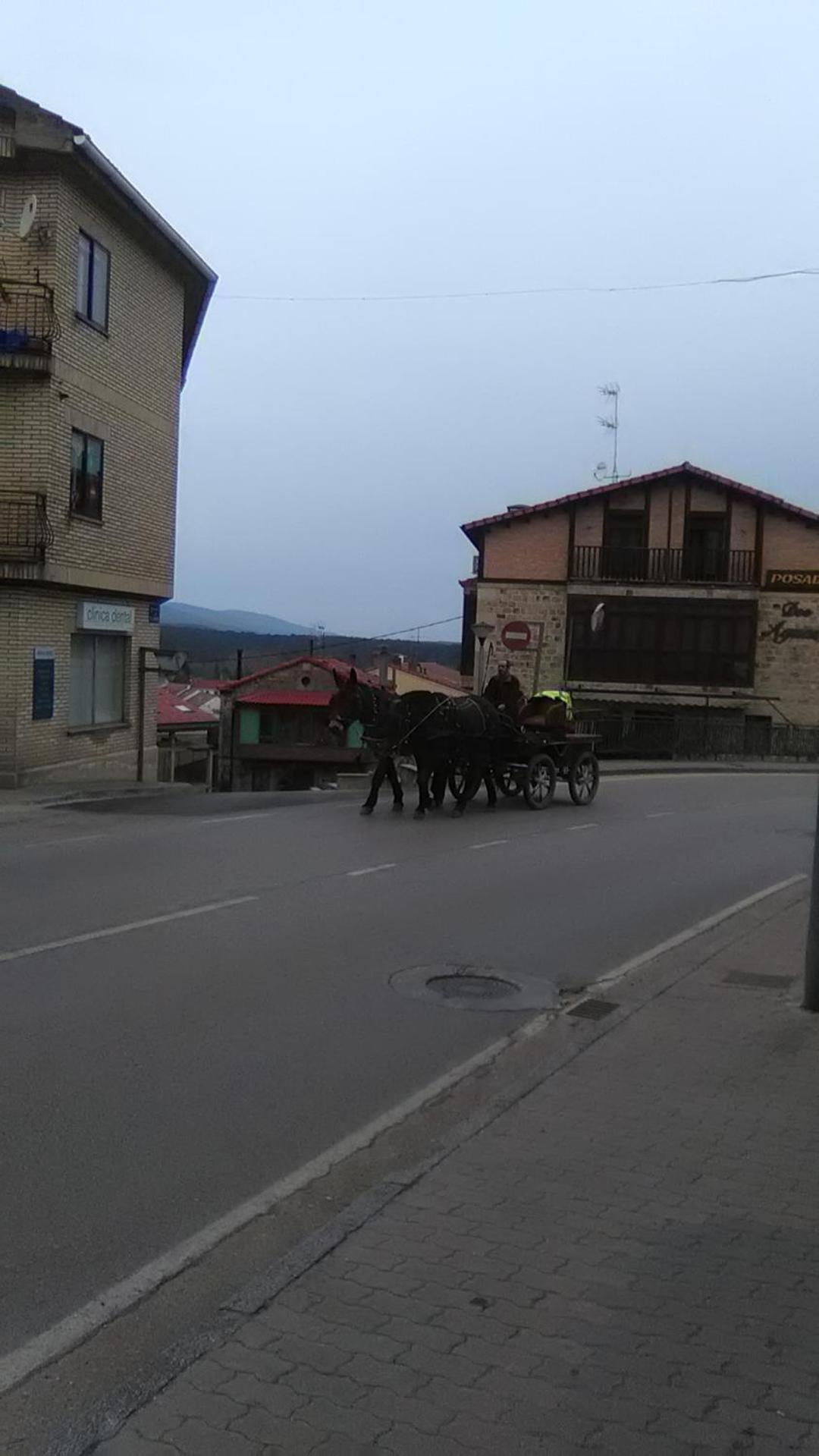 El Albergue Covaleda Esterno foto