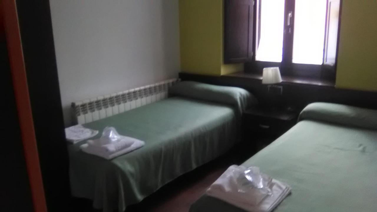 El Albergue Covaleda Esterno foto