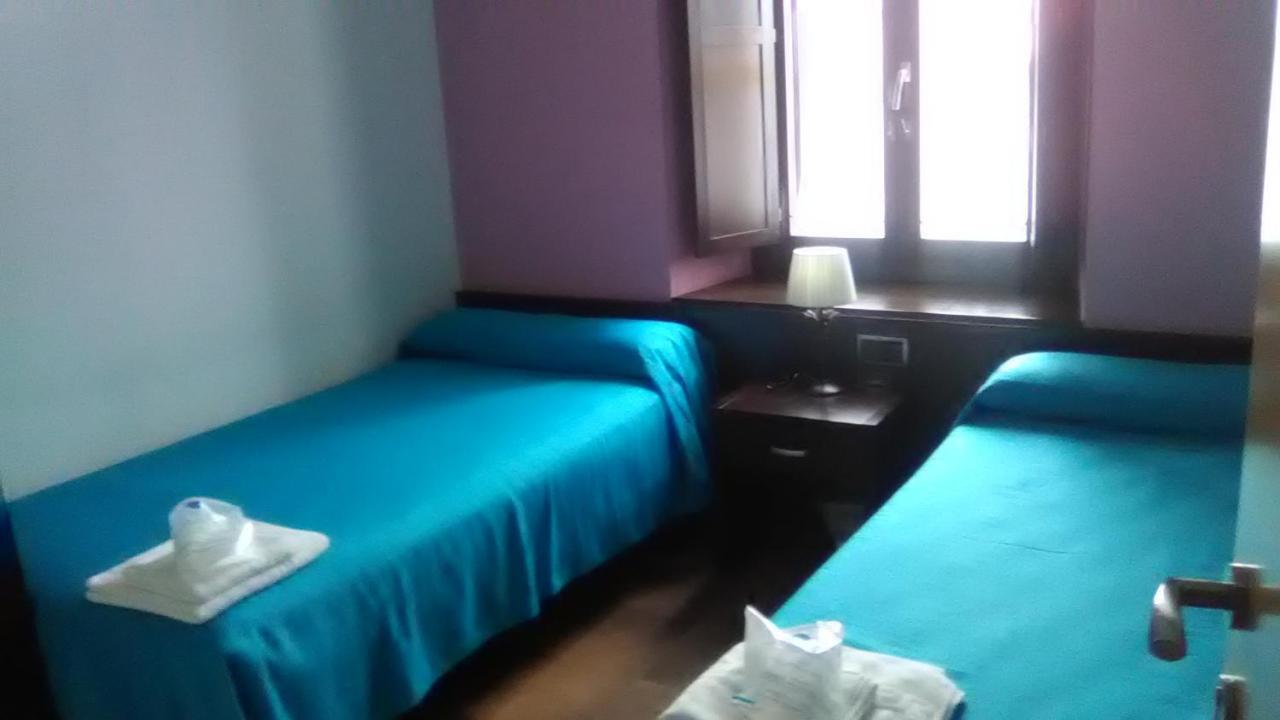 El Albergue Covaleda Esterno foto
